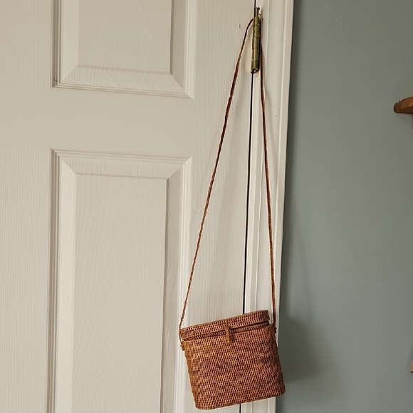 TLC Handbags - TLC Tan Woven Crossbody Bag